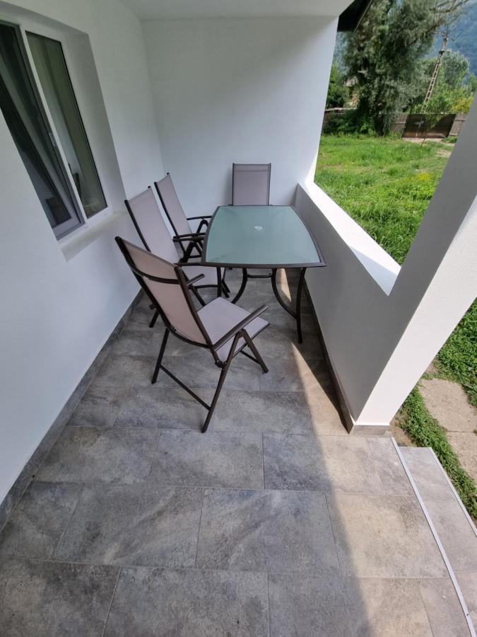 Green Nest Brezoi Exterior foto
